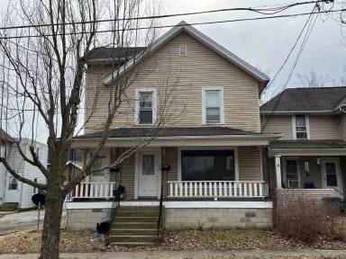 Main picture of 458 1/2 E Main St