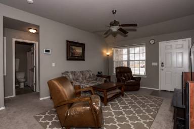 Main picture of 920 Meadowridge Dr