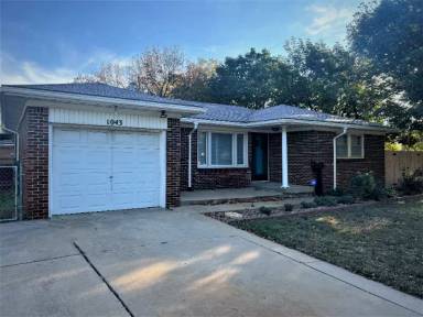Main picture of 1043 W 34th St S