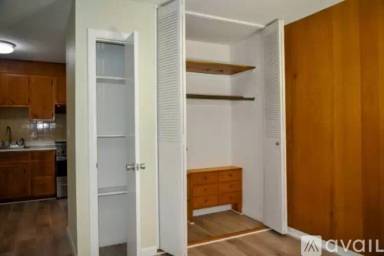 Main picture of 4 Ledyard Ln