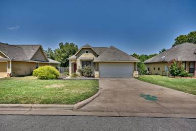 Main picture of 201 Ava Dr