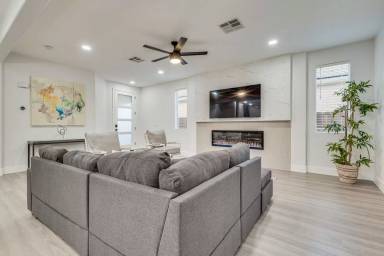 Main picture of 11086 Evvie Ln