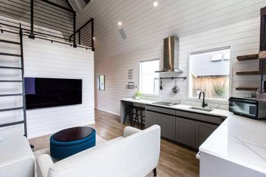 Main picture of 100 Basil Way