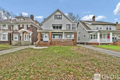 Main picture of 3234 Euclid Heights Blvd