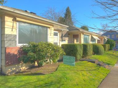 Main picture of 8232 SE 11th Ave