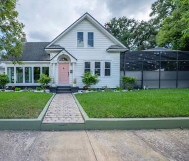 Main picture of 820 W Amelia Ave