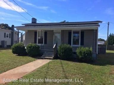 Main picture of 908 N Main St
