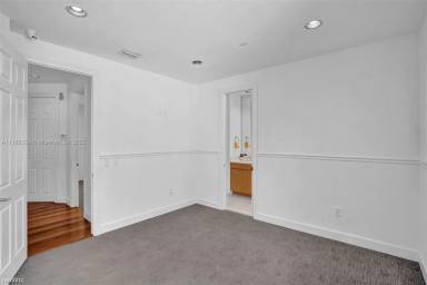 Main picture of 19424 39th Ave