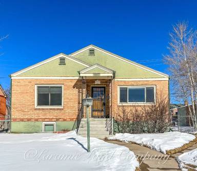 Main picture of 1927 E Garfield St