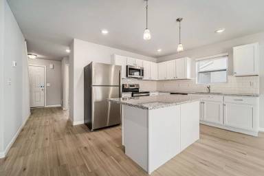 Main picture of 2385 Richardson Ct