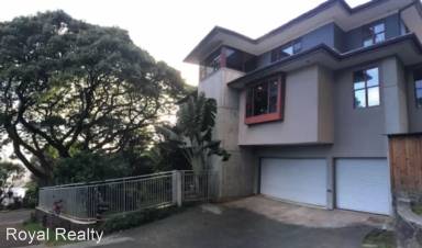 Main picture of 2112 Mott-Smith Dr