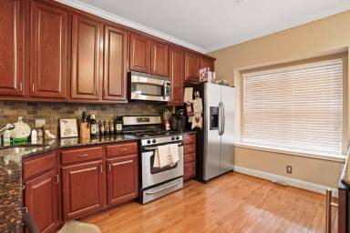 Main picture of 413 E Hector St
