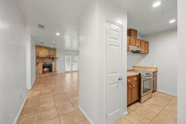 Main picture of 751 Livingston Ct