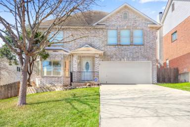 Main picture of 18615 Redriver Trl