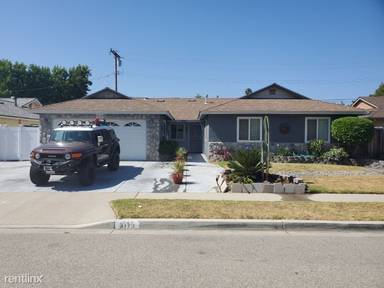 Main picture of 3175 Stiles Ave