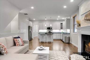 Main picture of 1306 W Grenshaw St