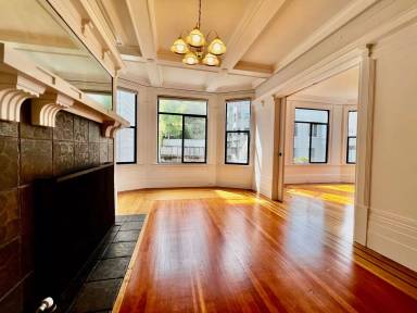 Main picture of 1233 Taylor St
