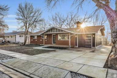 Main picture of 1035 N Kingswood Rd