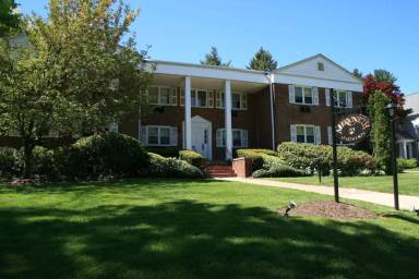 Main picture of 20 W Montgomery Ave