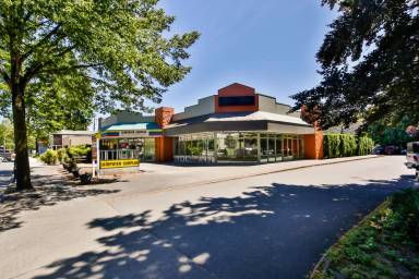 Main picture of 16715 Cleveland St