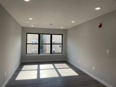 Main picture of 180 Cedar St