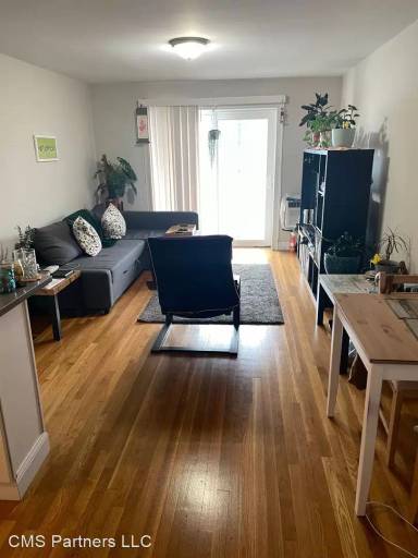 Main picture of 134 Summer St
