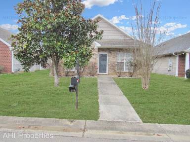 Main picture of 2075 Village Ln