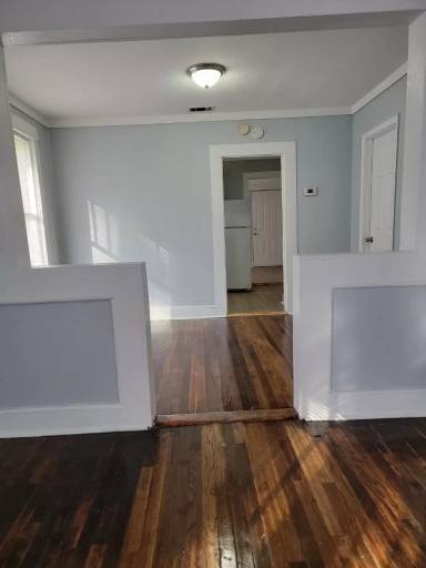 Main picture of 431 Lake St