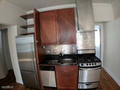 Main picture of 746 W Addison St