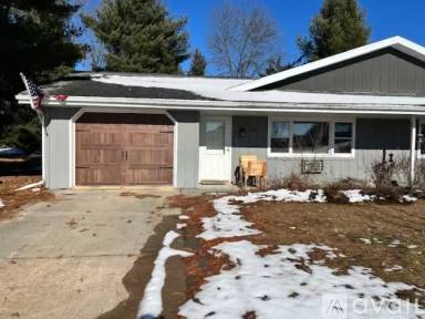 Main picture of 326 E Green Meadow Dr