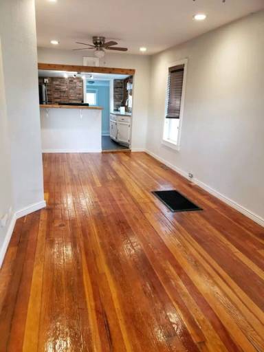 Main picture of 5044 Lincoln St
