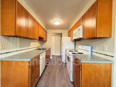 Main picture of 938 N 100th St
