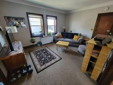 Main picture of 305 N 12th Ave E