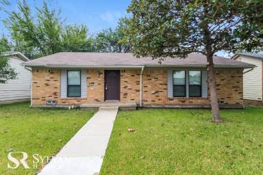 Main picture of 914 Wandering Way Dr