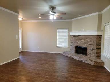 Main picture of 9812 Weatherford Ave