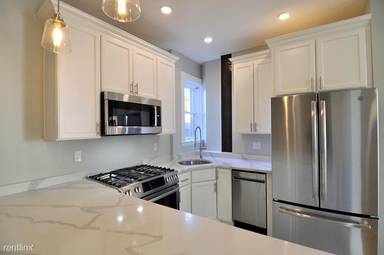Main picture of 282 Newbury St