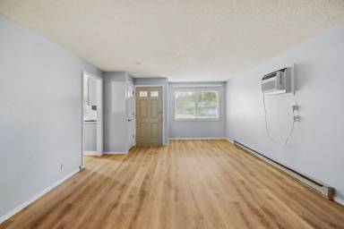 Main picture of 5931 N Garrett St