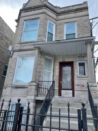 Main picture of 1542 N Avers Ave