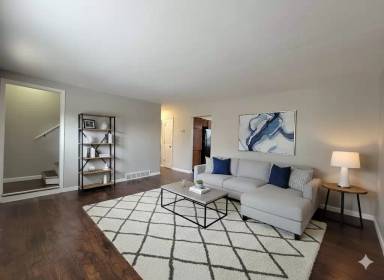 Main picture of 321 Iron St