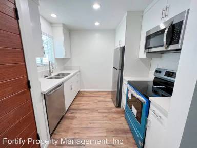 Main picture of 2118 Carnegie Ln