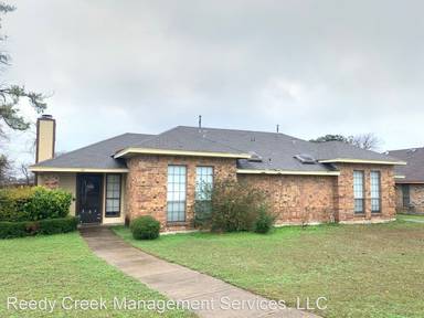 Main picture of 101 Larchbrook Dr