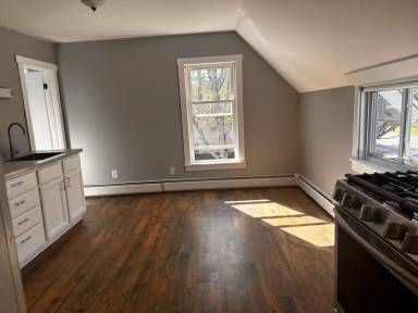 Main picture of 35 Forest St