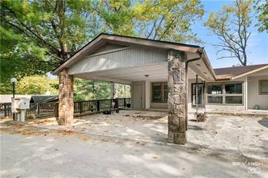 Main picture of 20 Dogwood Dr