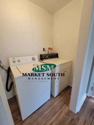 Main picture of 301 E Liberty St