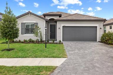 Main picture of 5244 Blue Crush St