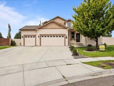 Main picture of 3212 S Volland Ct