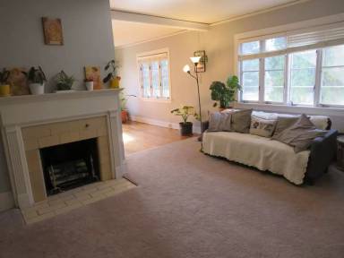 Main picture of 1421 State St