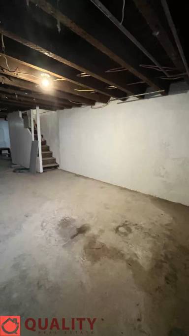 Main picture of 830 E Willard St