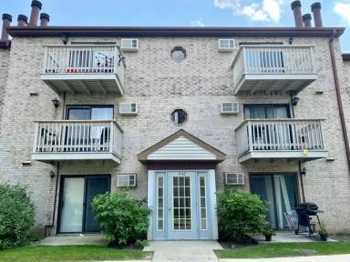Main picture of 440 East Osage Lane, 1B, Palatine - 1B