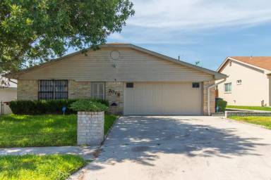Main picture of 2018 Newton Dr